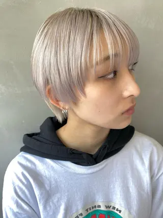 ショート カラー 艶ハイトーンブリーチ 🌈小林侑雅のヘアスタイル