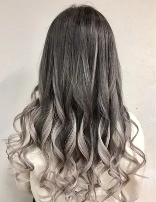 カラー ダブルスキルエクステ /羽エクステ白石宇由のヘアスタイル