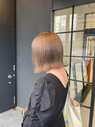 ミディアム カラー akane .のヘアスタイル