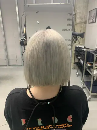 ミディアム ハッシュ・ウルフ🐺 小顔レイヤー松山直史のヘアスタイル