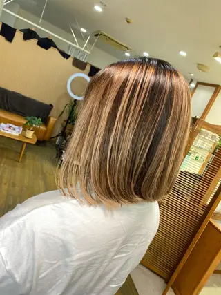 ショート カラー peg.hair所属・ブリーチカラー🫧 森　凪沙のヘアスタイル