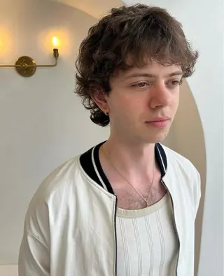 ショート パーマ メンズ 網谷 萌夏のヘアスタイル