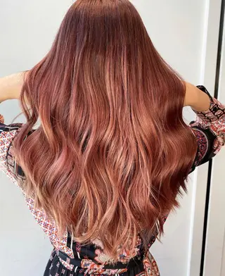 セミロング カラー デザインカラーウルフ 宙也のヘアスタイル
