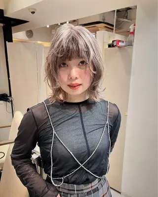 ミディアム デザイン🥇複雑履歴 ハイトーン特化のヘアスタイル