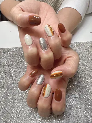 ネイル ガレンドウ 白澤 愛子のネイルデザイン