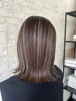 セミロング ハイライトカラー＆ ダブルカラー　田口のヘアスタイル