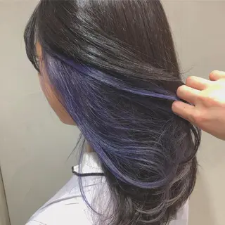 ミディアム カラー 荒木 依莉亜のヘアスタイル