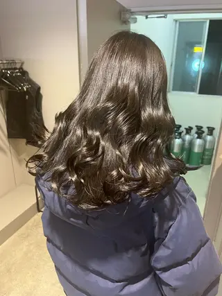 ミディアム 寒色＆ブリーチ特化 寒色MiOのヘアスタイル