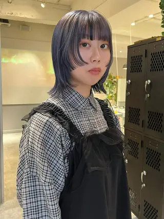 ミディアム ｍｏｍｏ/ ハイトーン/ベージュのヘアスタイル