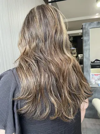 ロング カラー Merlyosaka 早川未来のヘアスタイル