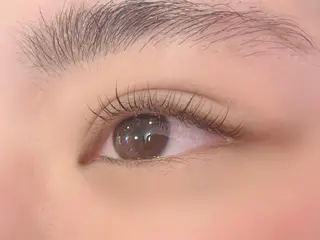 マツエク・マツパ 中野 里咲のヘアスタイル