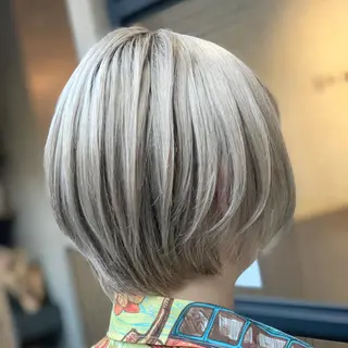 ショート カラー ヘアアレンジ 髪質改善×ハイトーン 中田啄也のヘアスタイル