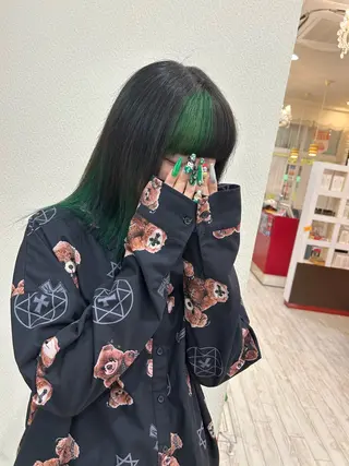 セミロング カラー ヘアアレンジ 今村公介 ブリーチ特化、派手髪のヘアスタイル