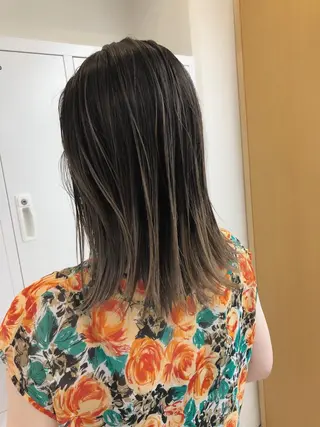 セミロング カラー 山崎 俊介のヘアスタイル