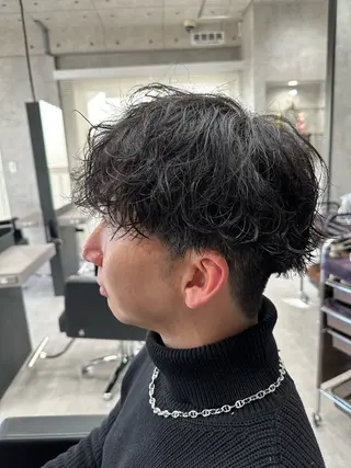 ショート パーマ メンズ ユウ🪄 パーマ指名No1のヘアスタイル