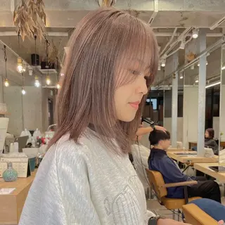ミディアム ユイナ 🕊NaVI ベージュ/透明感のヘアスタイル