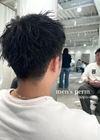 パーマ 峯崎 葵のヘアスタイル