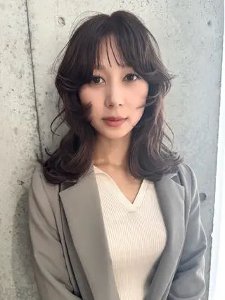 セミロング カラー lani ブリーチ /ダブルカラーのヘアスタイル