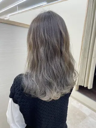 カラー . NANAのヘアスタイル