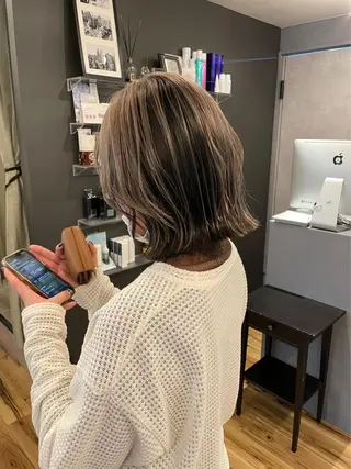 カラー yuu /N° 大分中央町店のヘアスタイル