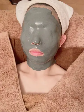 肌質改善サロン 来店プレゼントありのエステ・リラクイメージ