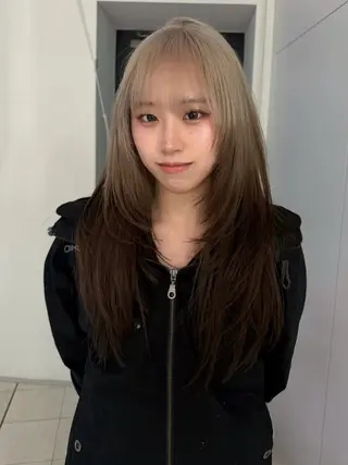 ロング 長山 海秀のヘアスタイル