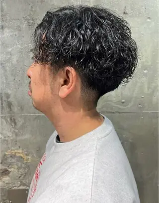 パーマ メンズ 窪田 欣恭のヘアスタイル