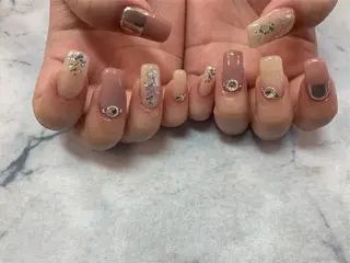 ネイル ネイルリボン 受付スタッフのネイルデザイン