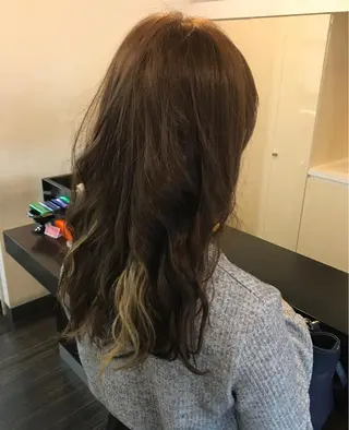 ロング カラー ヘアアレンジ 烏山 達也のヘアスタイル