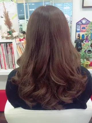 ロング カラー 岩谷/ブリーチ 🪽透明感カラーのヘアスタイル