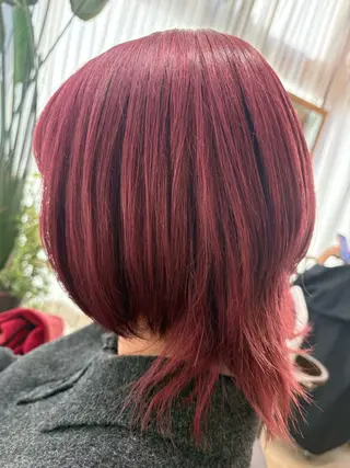 ミディアム カラー うらの あやかのヘアスタイル