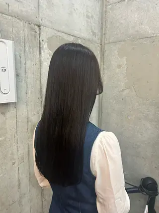 ロング カラー 顔周りレイヤー/ ふわあいりのヘアスタイル
