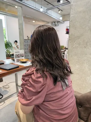 セミロング カラー カイリ /レイヤーカットのヘアスタイル