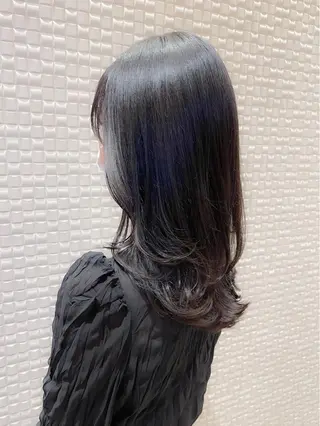 ミディアム 艶カラー/ よしみ🥣のヘアスタイル