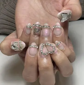 ネイル 🦋 Queenieのネイルデザイン