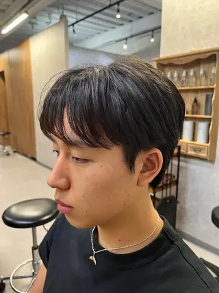 メンズ ショートボブモデル縮 毛艶髪津田パーマのヘアスタイル