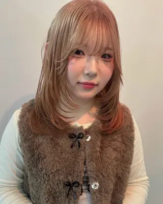 セミロング 岩元 愛美のヘアスタイル