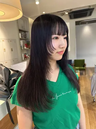 ロング カラー 塩澤 榛奈のヘアスタイル