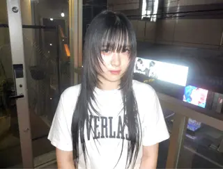 ロング 心斎橋/ハイトーン/ レイヤーカットのヘアスタイル