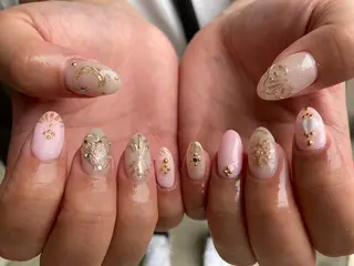 ミディアム ネイル ✴︎ Delightのネイルデザイン