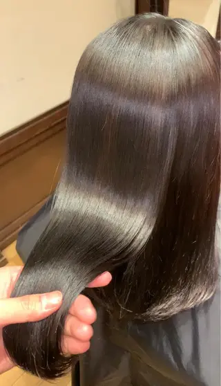 ミディアム パーマ 韓国風🇰🇷うる艶 レイヤー/海青🫧のヘアスタイル