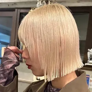 ミディアム カラー おしゃれハイトーン 💗AKARIのヘアスタイル