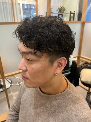 ショート パーマ メンズ 岩井 駿のヘアスタイル