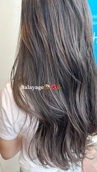 ロング 坂庭 美夢のヘアスタイル