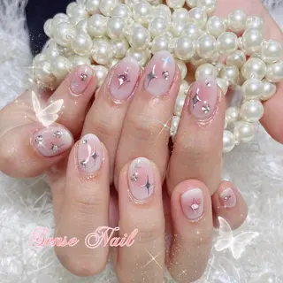 ネイル Queening 🦋のネイルデザイン