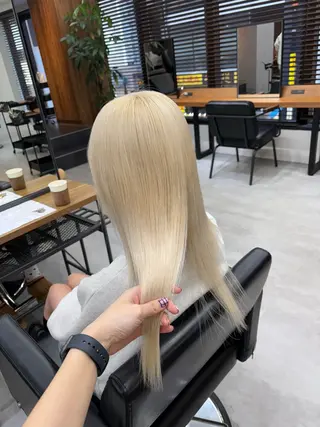 セミロング カラー ENA💗NEXT /ハイトーンエクステのヘアスタイル