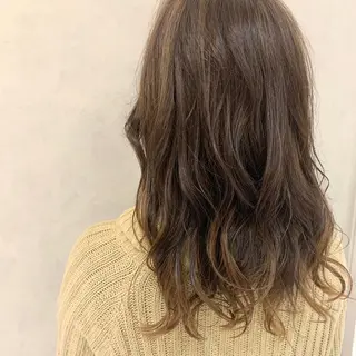 セミロング カラー ︎︎🧸 ユリ ︎︎🧸のヘアスタイル