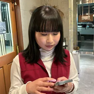 ミディアム カラー 赤坂 柚和のヘアスタイル