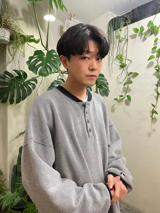 ショート パーマ メンズ 近藤 裕嗣のヘアスタイル