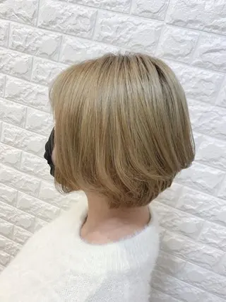 ショート カラー 福森 みずきのヘアスタイル